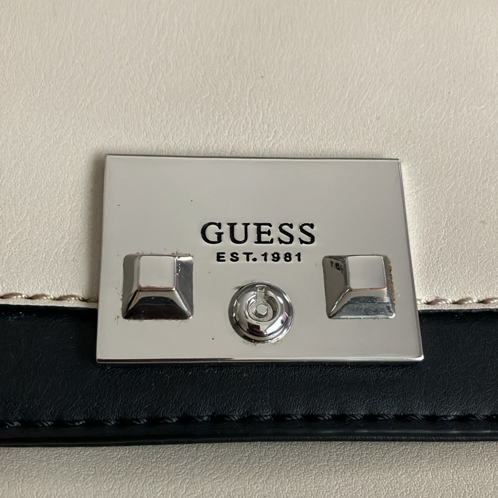 EUC Black & tan guess bag - Picture 4 of 14